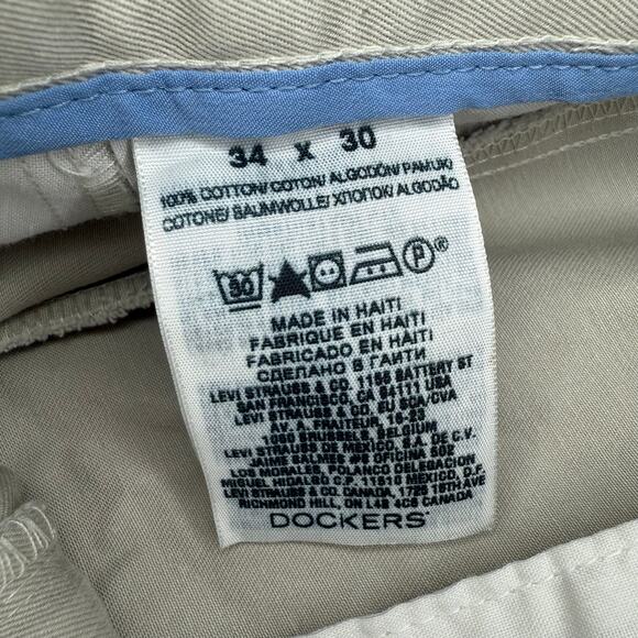 Dockers Signature Khaki Classic Fit Size 34x30 - Picture 3 of 4